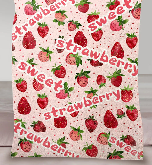 Cute Farmhouse-Strawberry Fleece Style Blanket – Pink Fluffy Throw for The Bed or Sofa - Just The Fly Way
